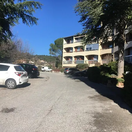 Appartement Studio Garriguette, Parking Gratuit, Ascenseur, 2 Personnes, Lit 2 Places *
